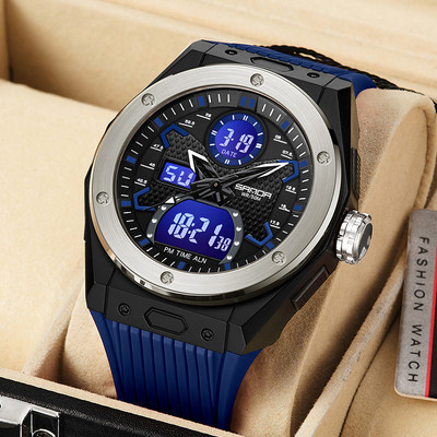 Férfi karóra ébresztőórával és naptárral