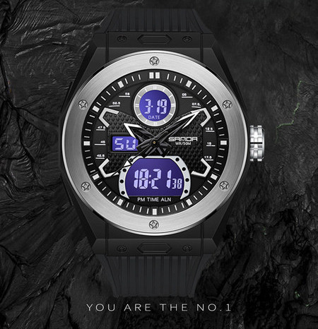 Férfi karóra ébresztőórával és naptárral