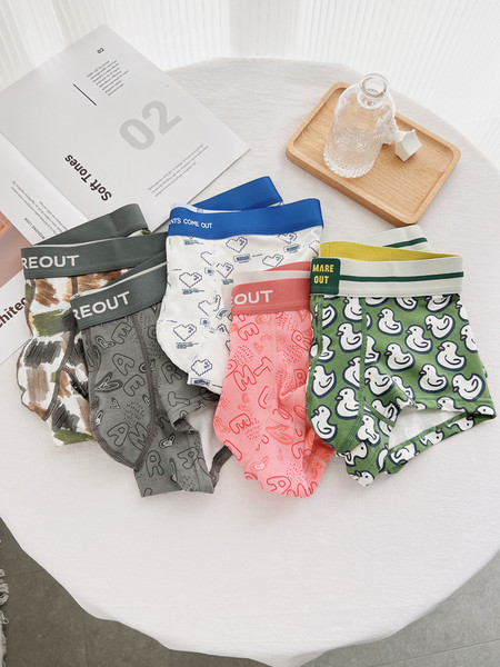 Trijų vyriškų bokserių komplektas su užrašu