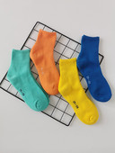 Șosete pentru bărbați cu model curat într-un set de patru