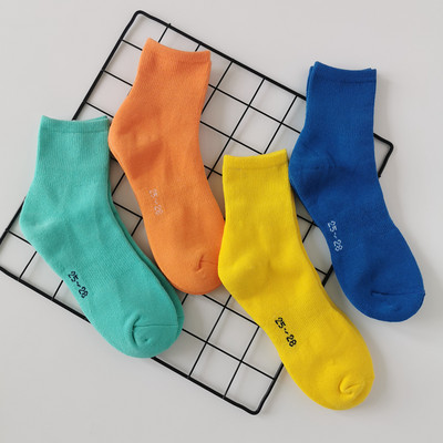 Șosete pentru bărbați cu model curat într-un set de patru