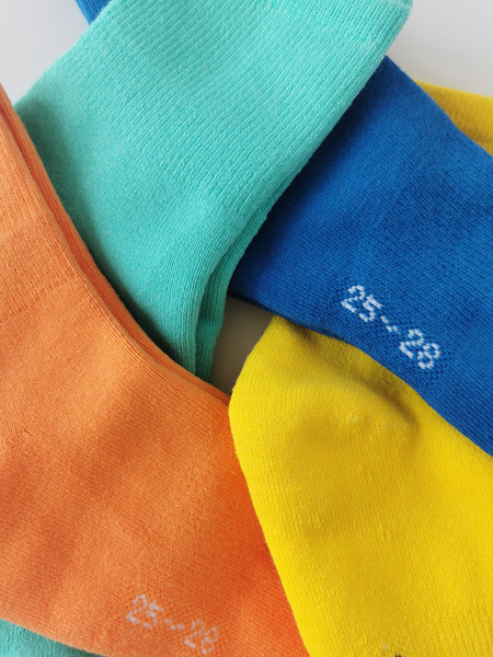 Șosete pentru bărbați cu model curat într-un set de patru