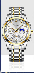 Férfi karóra fém szíjjal