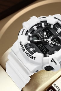 Vyriškas laikrodis su silikonine apyranke – keli modeliai