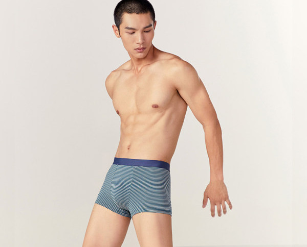 Boxeri pentru bărbați de culoare uni 3 piese este un set