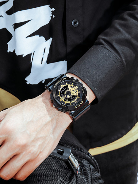 Mechaninis laikrodis su guminiu dirželiu - atsparus vandeniui modelis