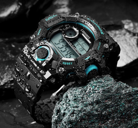 Ceas electronic rezistent la apa cu curea de cauciuc pentru barbati