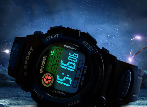 Vízálló férfi karóra digitális mechanizmussal, ébresztőórával és naptárral