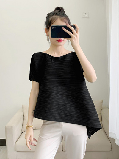 GVUW redőzött, szabálytalan rövid ujjú póló, egyszínű pulóver, laza körgallér, karcsú, 2022-es nyári női ruházat 17D391