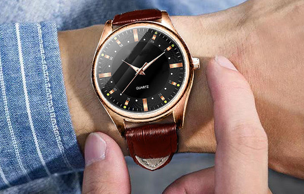 Naujo modelio vyriškas laikrodis su odiniu dirželiu