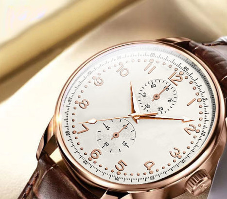 Mūsdienīgs mehānisks vīriešu pulkstenis ar ādas siksniņu