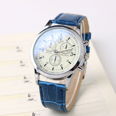 Moderan muški sat s kožnim remenom