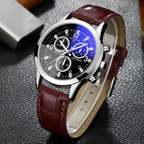 Moderan muški sat s kožnim remenom