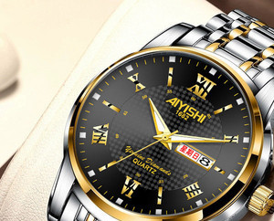 Neperšlampamas vyriškas laikrodis – šviečiantis apvaliu ciferblatu