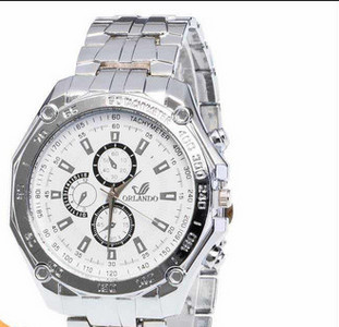 Ceas barbatesc de culoare auriu si argintiu