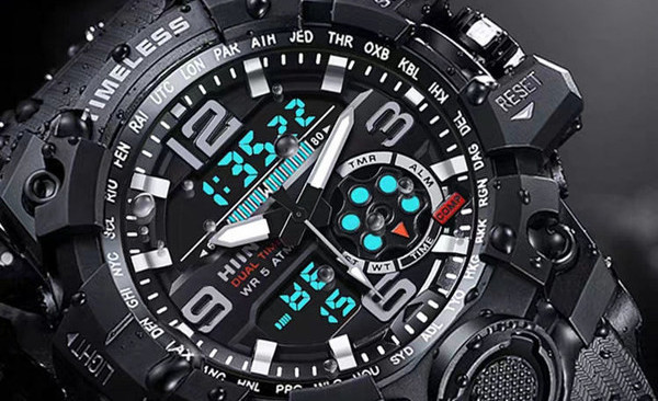 Ceas multicolor rezistent la apa pentru barbati cu curea din cauciuc