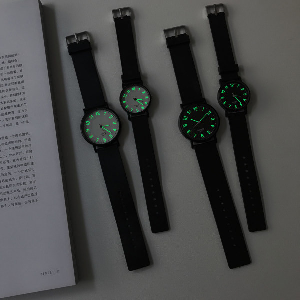 Ceas barbatesc cu maini luminoase