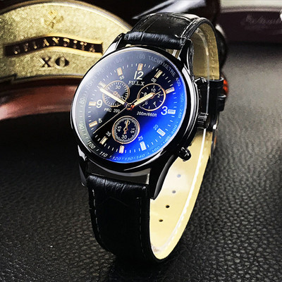 Ceas mecanic cu curea din piele