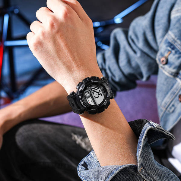 Ceas electronic cu calendar și nicovală