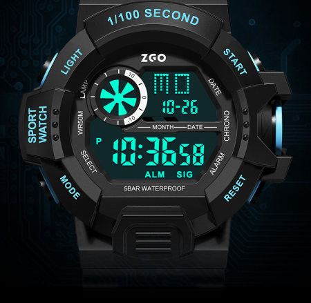 Vandeniui atsparus elektroninis laikrodis su guminiu dirželiu