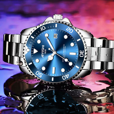 Kelių spalvų modernus vyriškas laikrodis su metaline apyranke