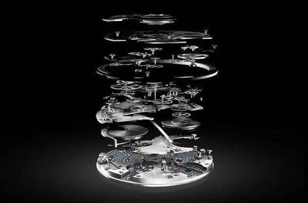 Kelių spalvų modernus vyriškas laikrodis su metaline apyranke