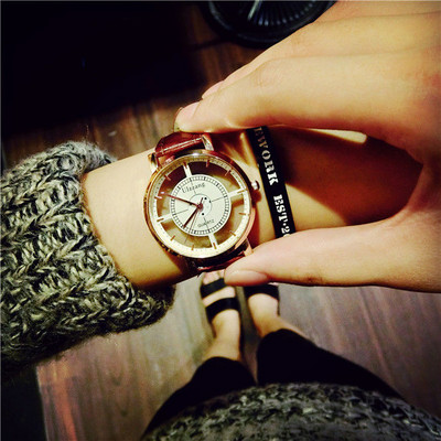 Vyriškas laisvalaikio laikrodis – su odiniu dirželiu