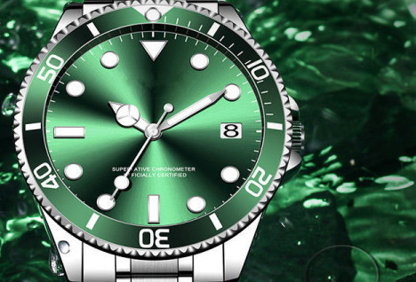 Vyriškas laikrodis su metaline apyranke ir šviečiančiomis rodyklėmis – keli modeliai