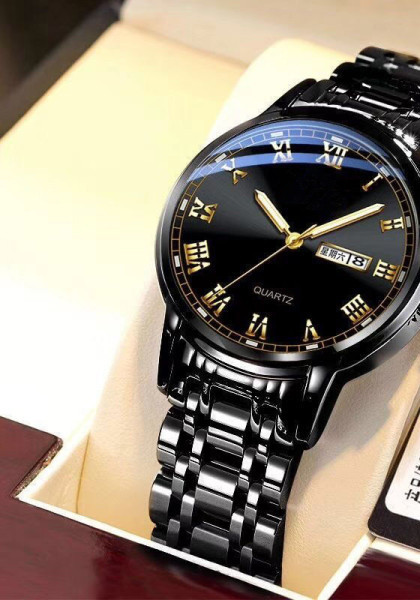 Vyriškas vandeniui atsparus laikrodis su metaline grandinėle