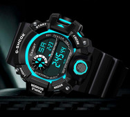 Šviečiantis vandeniui atsparus laikrodis