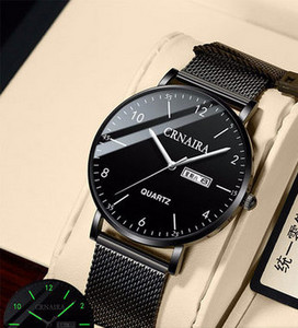 Muški sat s metalnim remenom i svjetlećim kazaljkama