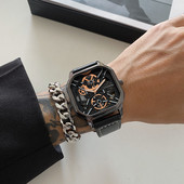 Új modell négyszögletes férfi karóra bőr szíjjal