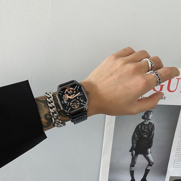 Új modell négyszögletes férfi karóra bőr szíjjal