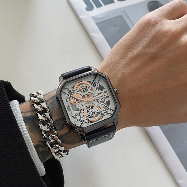 Új modell négyszögletes férfi karóra bőr szíjjal