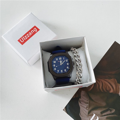 Модерен квадратен мъжки часовник с силиконова каишка