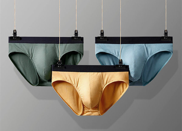 Vyriškos kelnaitės plačiomis tamprėmis – kelių spalvų