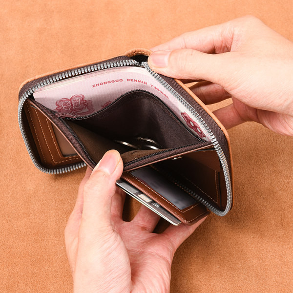 Maža eko odos piniginė su keliais skyreliais