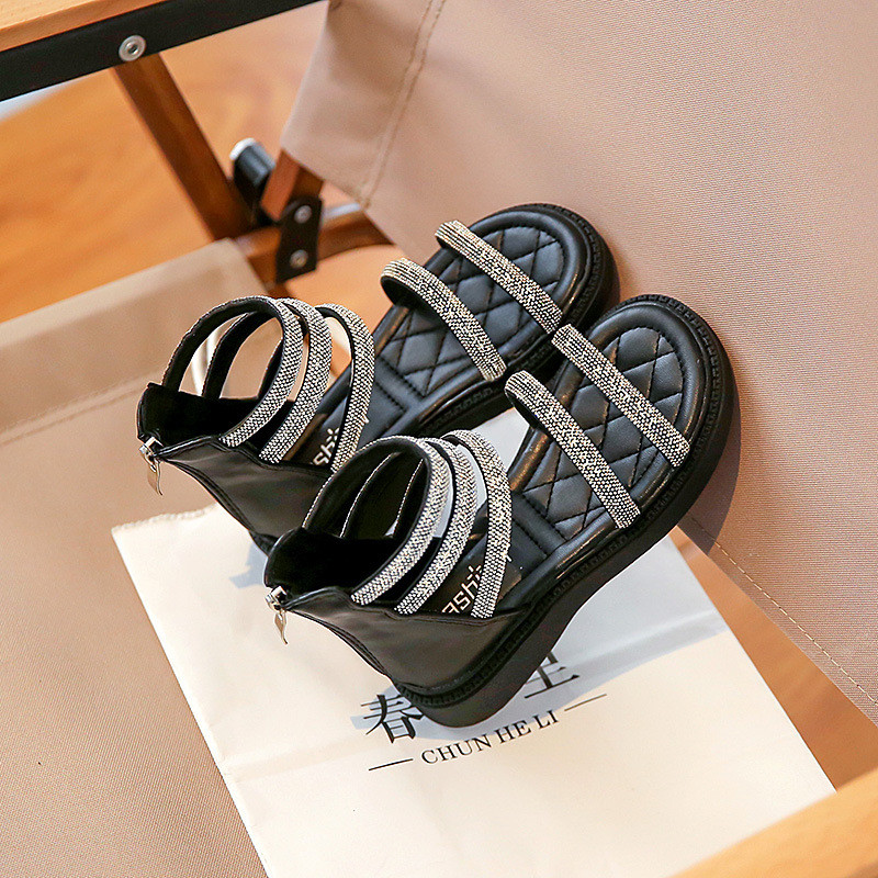 2022 nyár új gyerekszandál lányok hercegnő strassz szandál puha gyerek strandcipő divatos római szandál 26-37 méret G977