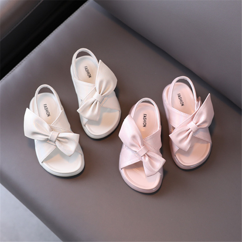 Új nyári gyerekszandál lányoknak Bőr totyogó cipő csokornyakkendő puha talpú szandál csecsemőfill divatos papucs gyerekeknek