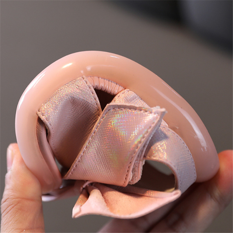 Új nyári gyerekszandál lányoknak Bőr totyogó cipő csokornyakkendő puha talpú szandál csecsemőfill divatos papucs gyerekeknek