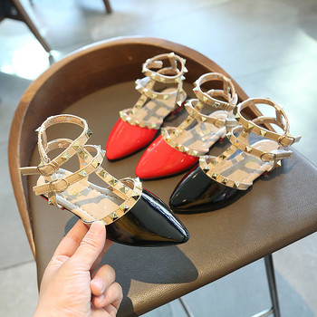 Римски сандали за момичета 2021 Лято Нови детски чехли с нитове Мека подметка Обувки за принцеса Модни остри сандали SMG117