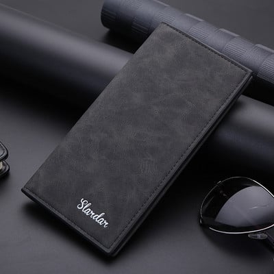 Meeste rahakott lahtriga rahatähtede ja krediitkaartide jaoks