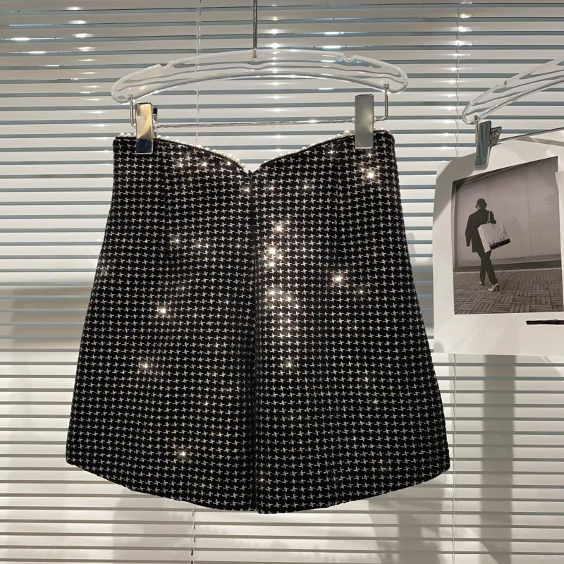 2022 m. Naujas rudens žiemos moterų naujas mados perlas, netaisyklingo krašto deimantinis mygtukas, papuoštas aukštu juosmeniu, laisvalaikio aksominiai šortai