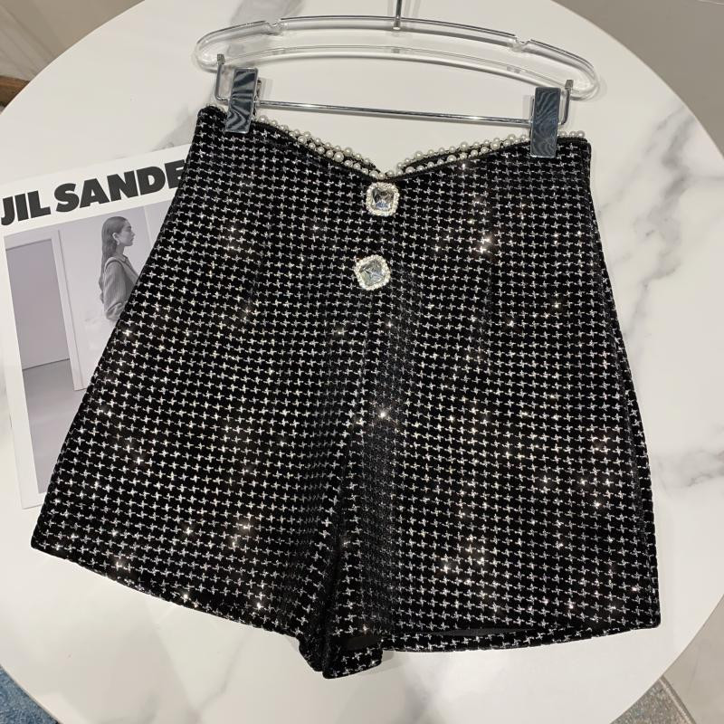 2022 m. Naujas rudens žiemos moterų naujas mados perlas, netaisyklingo krašto deimantinis mygtukas, papuoštas aukštu juosmeniu, laisvalaikio aksominiai šortai