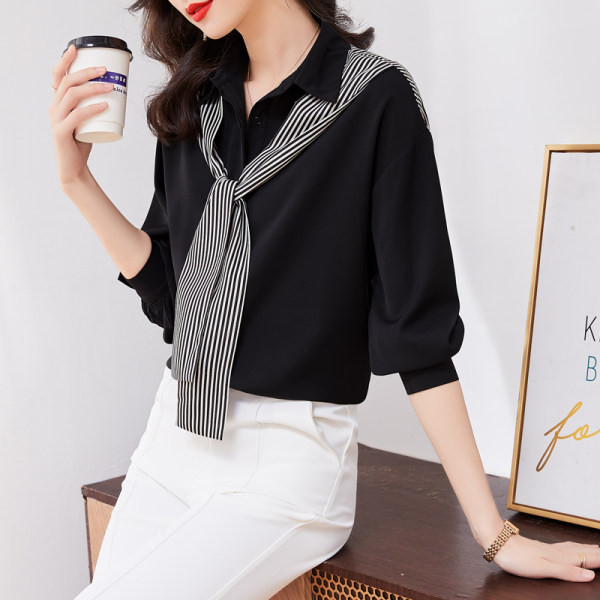 Stilingi pavasariški moteriški marškiniai ilgomis rankovėmis