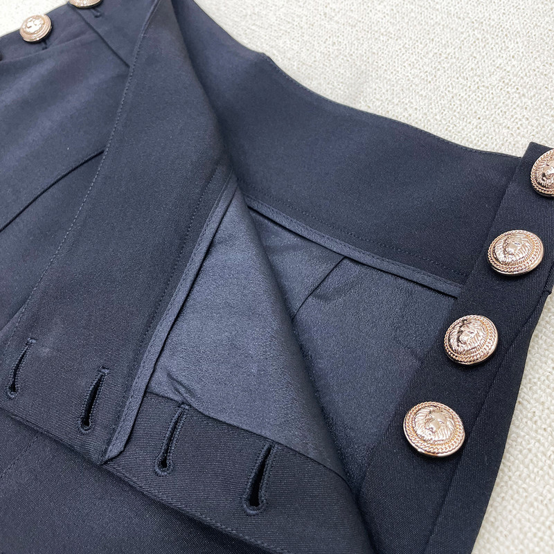 Suvised uusmood Kõik sobivad retrokvaliteediga sirgete taskutega püksid Populaarsed lihtsad kõrge vöökohaga naiste lühikesed püksid