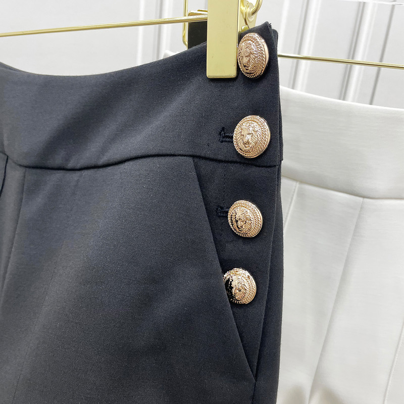 Suvised uusmood Kõik sobivad retrokvaliteediga sirgete taskutega püksid Populaarsed lihtsad kõrge vöökohaga naiste lühikesed püksid