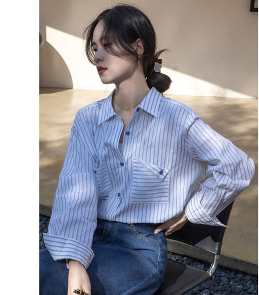 Laia mustriga triibuline särk nööpide ja taskuga