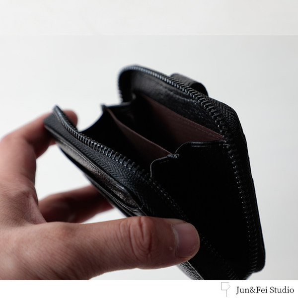 Maža vyriška ekologiška odinė piniginė su rankena