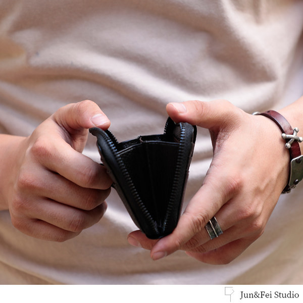 Maža vyriška ekologiška odinė piniginė su rankena